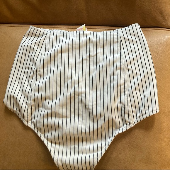Kortni Jeane striped swim bottoms - Picture 2 of 2